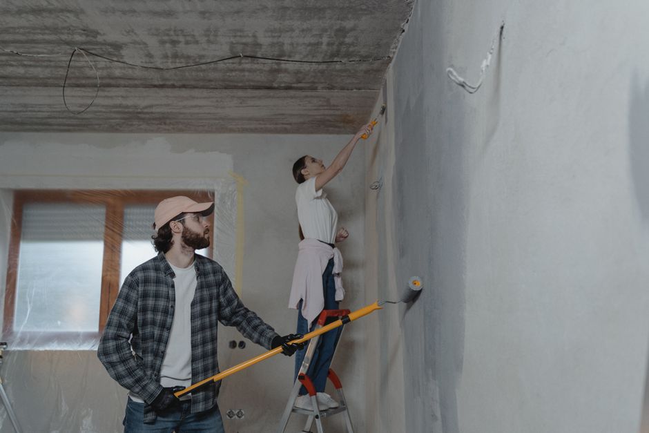 Photos gratuites de à l'intérieur, activité à l'intérieur, activité de couple